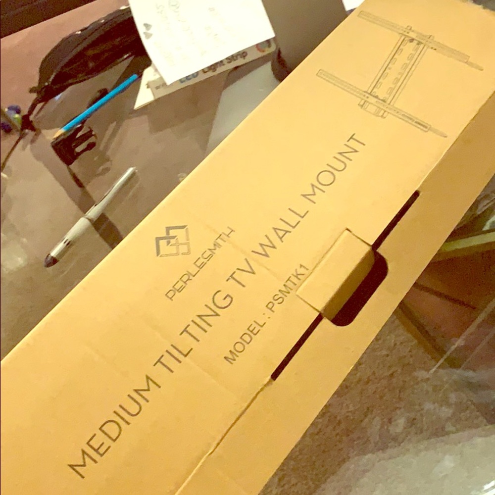 Wall mount for tv. Brand new
